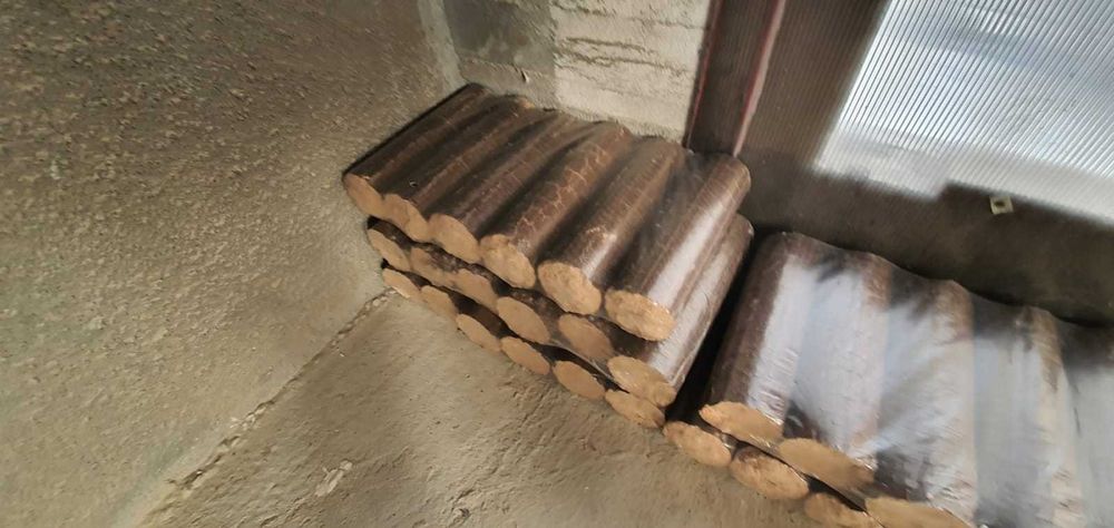 Brichete de rumegus 100% FAG fara aditivi presati la cald PALET