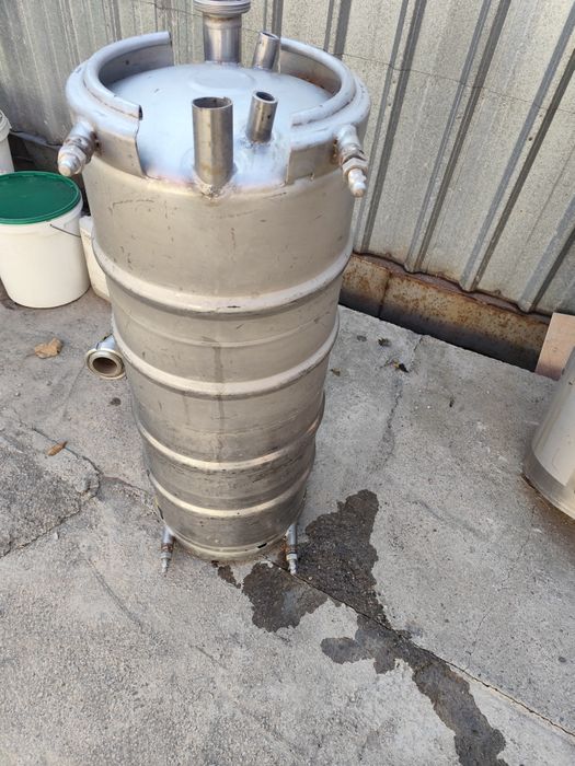 Ёмкость из 2 -х пивных кег