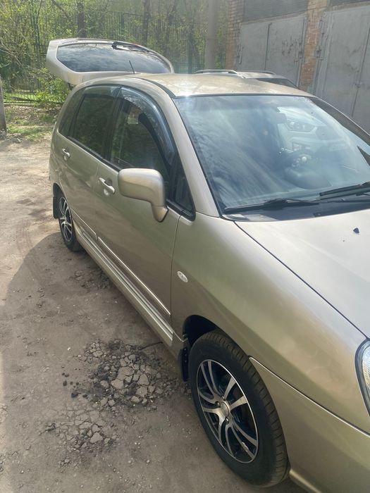 Сузуки лиана продам