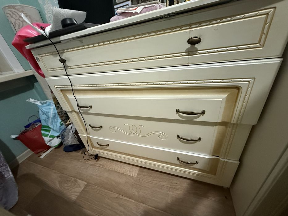 Продам спальный гарнитур