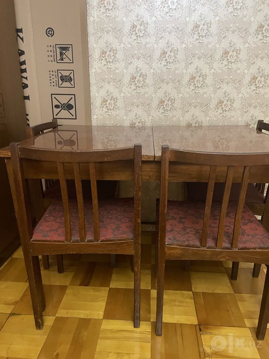 Продается Раздвижной стол + 4 стула