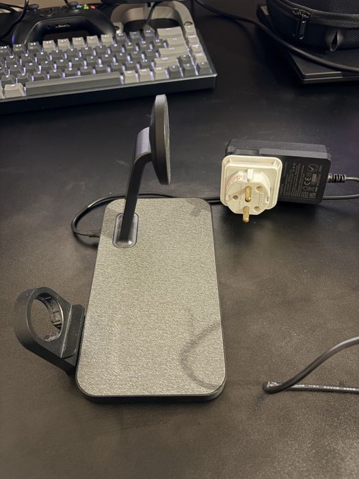 Stand de încărcare 3 în 1 Mophie MagSafe pentru iPhone, AirPods și Apple Watch