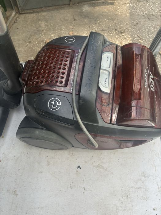 Мощна прахосмукачка AEG Electrolux