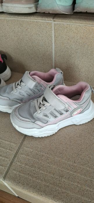 Обувки за момиче  28 номер