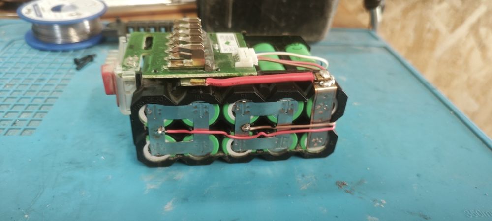 Recondiționare / Reparații Acumulatori Scule Electrice (Schimb celule Li-Ion)