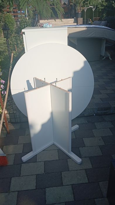 Vand masa rotunda