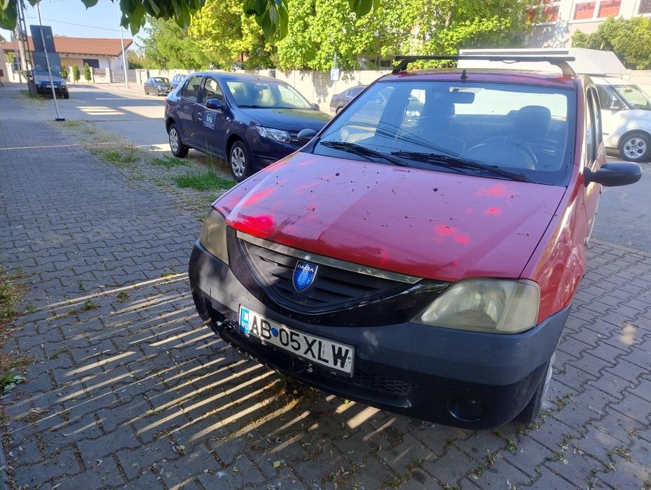 Vând Dacia Logan