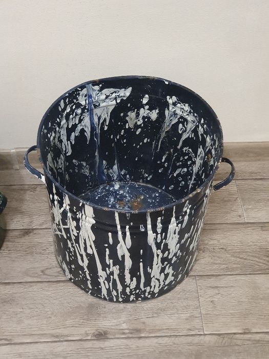 Большие кастрюли