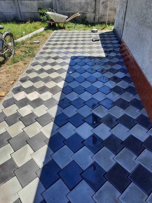 Fabricam dale pavaj model rustic Pavele Borduri din beton aditivat