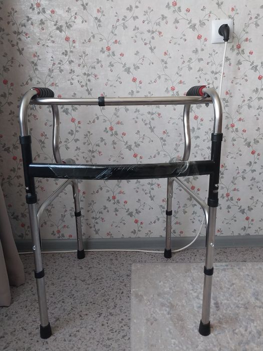 Продам ходунки новые