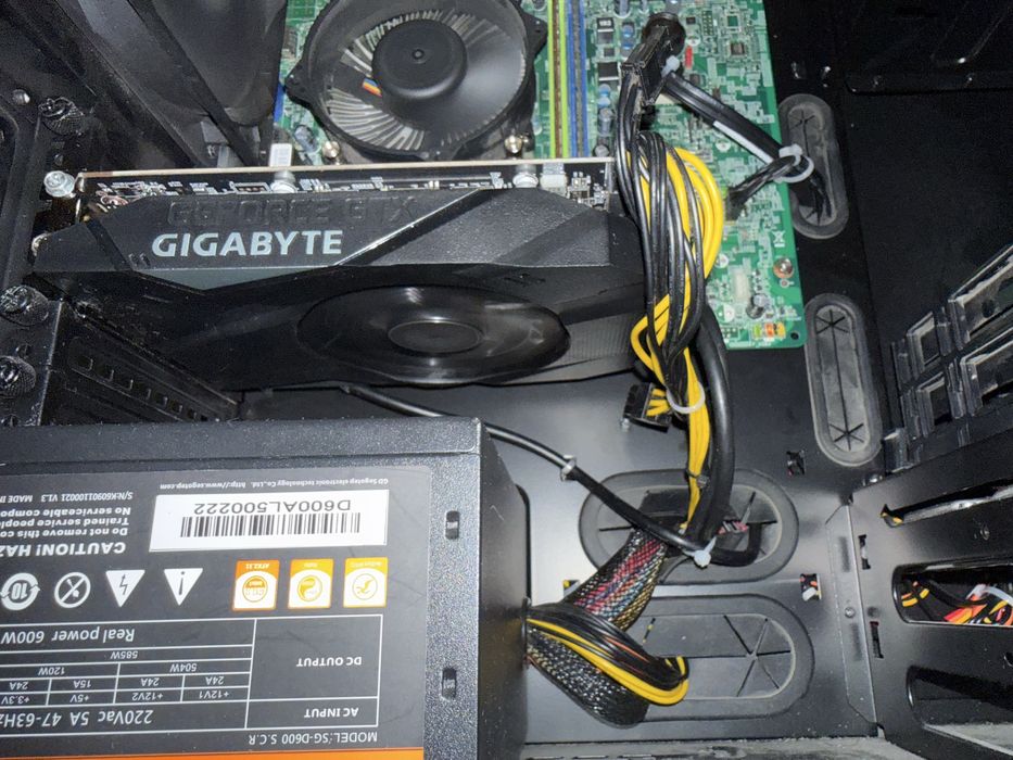 Pc intel i7 4790, 16gb ram, GTX 1650 4gb, ssd 250gb, hdd 500gb