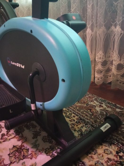 Еллиптический велотринажор Life LGM 023. 3/1