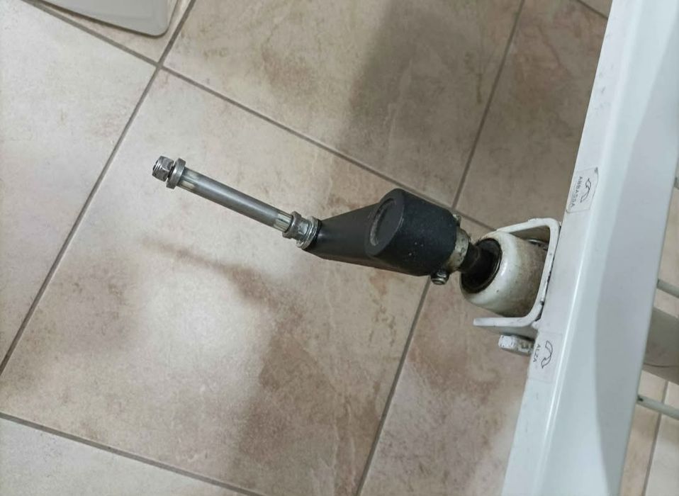 Vând pat pentru persoane  cu dizabilități