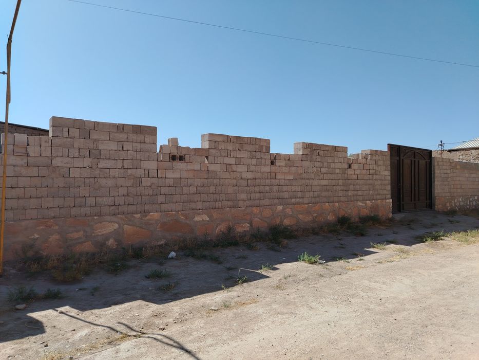 Ховли сотилади. ер майдони 18 сотих