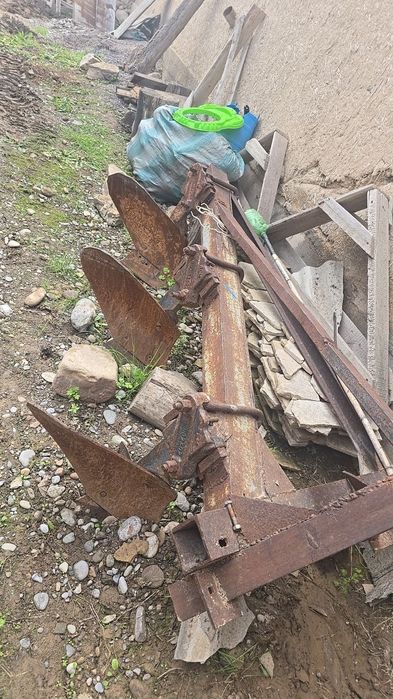 T28 traktori sotiladi