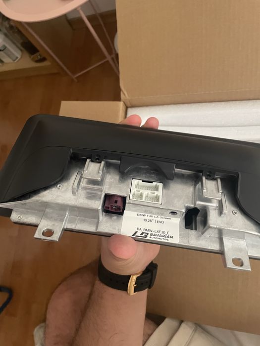 Navigatie BMW cu Apple CarPlay si Android Auto