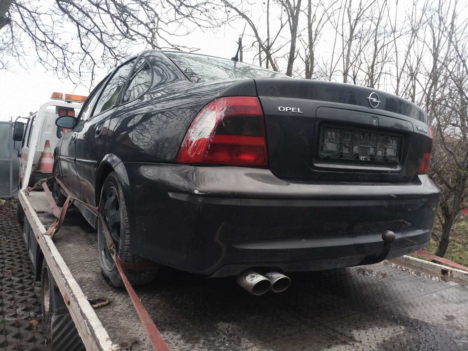 Вектра Б на части