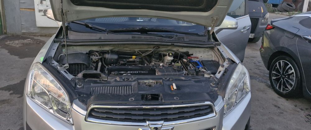 Машина кроссовер Шевроле Трекер