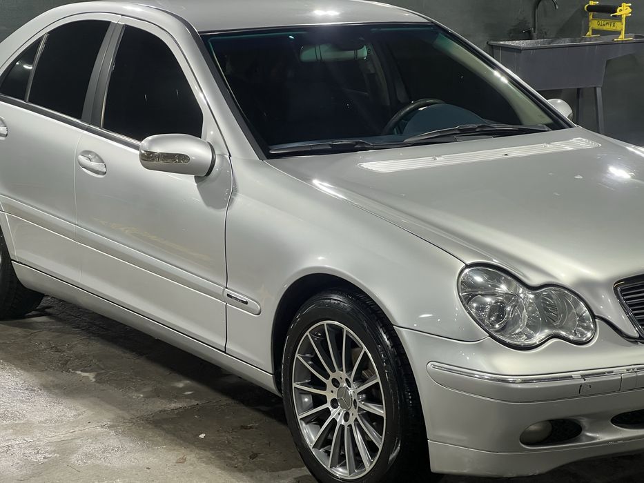 Mersades Benz w203