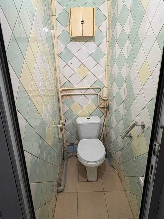 Sebzor Tarnov orqasida 5 hona 1 etaj /5  110 kv remont yahshi