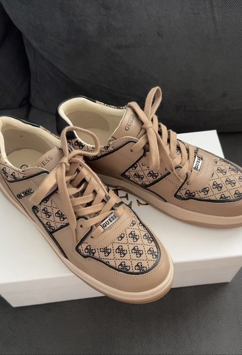 Маратонки Guess