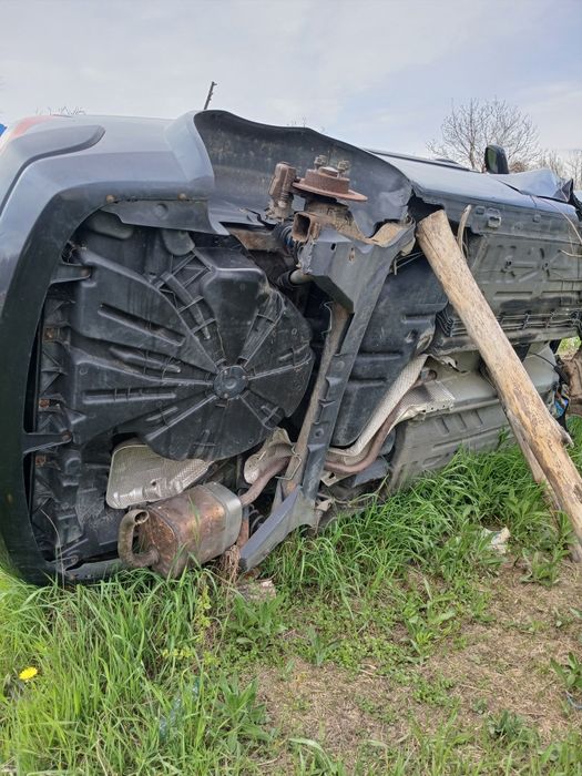 Dezmembrez renault megan 2