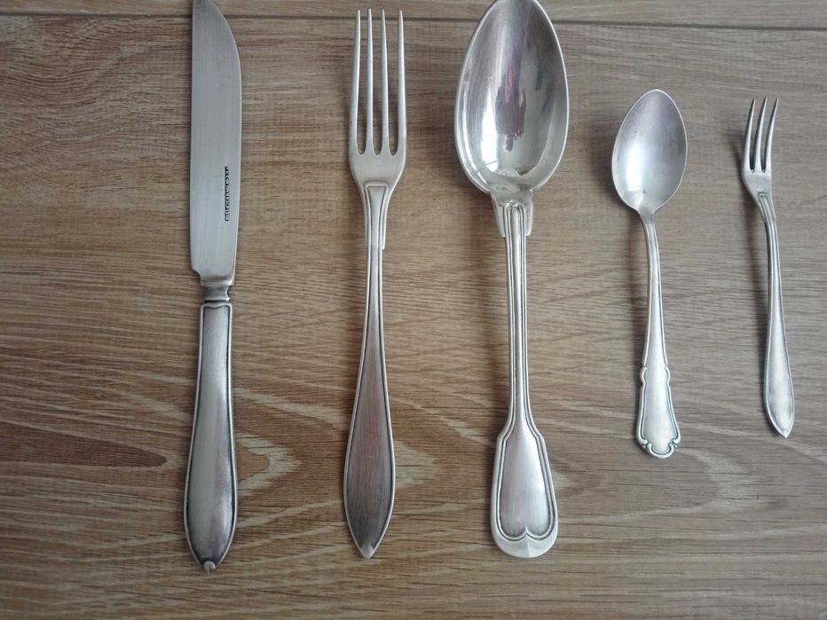 Посребрен комплект прибори вилици лъжици и нож