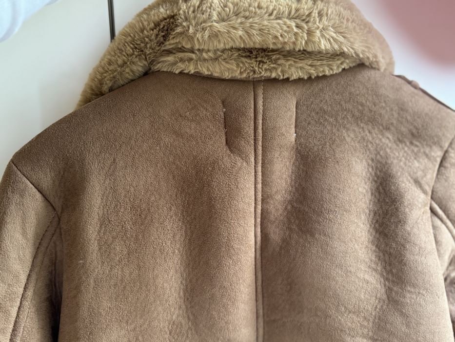 Geaca Stradivarius calduroasa cu blana