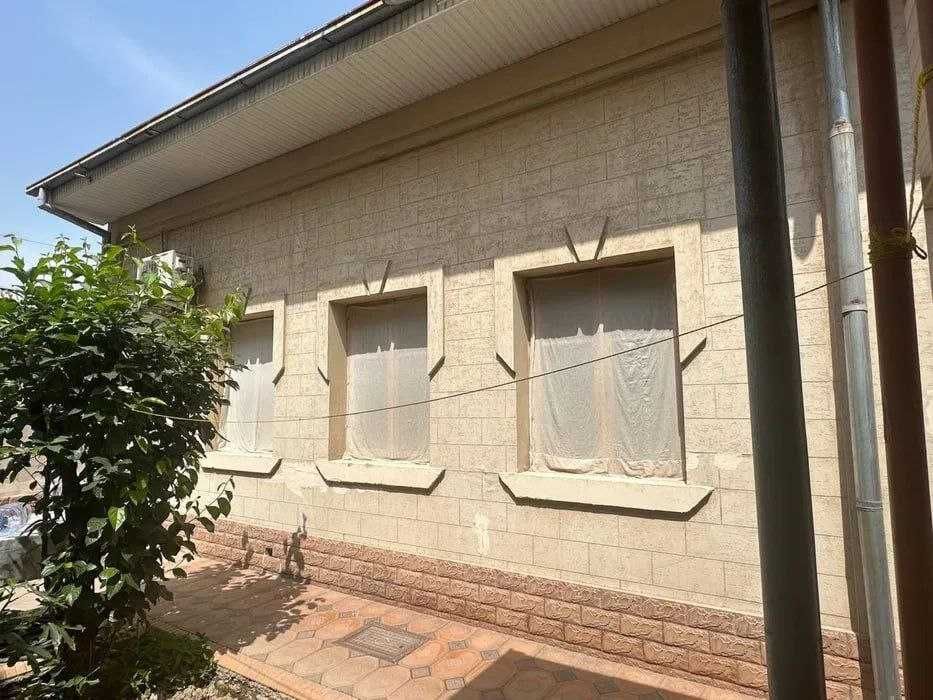 Sotiladi Дом Мирабад махаля Янги Замон 3,7 соток Фасад 12м 2 строения