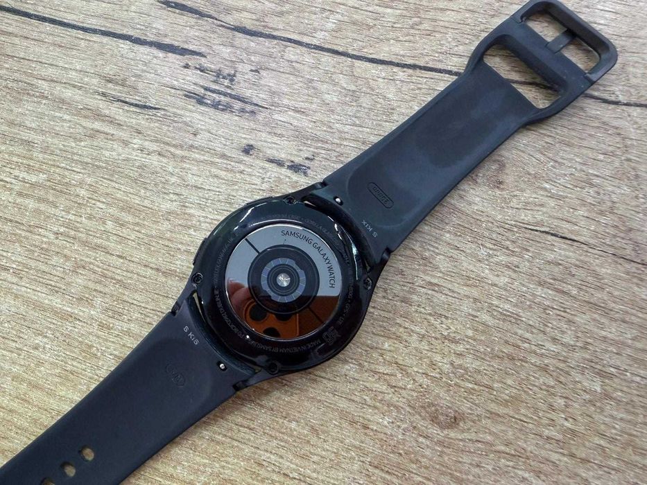 Samsung Galaxy Watch4 Black | Bluetooth | Wear OS | Super AMOLED