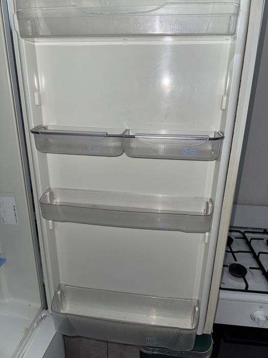 Холодильник INDESIT