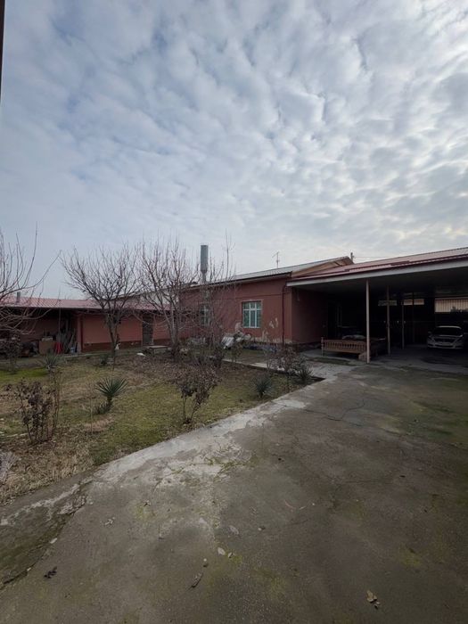 Участка ховли сотилади