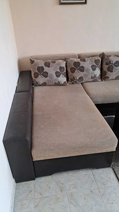 Ъглов диван  с възможност за лява или дясна позиция