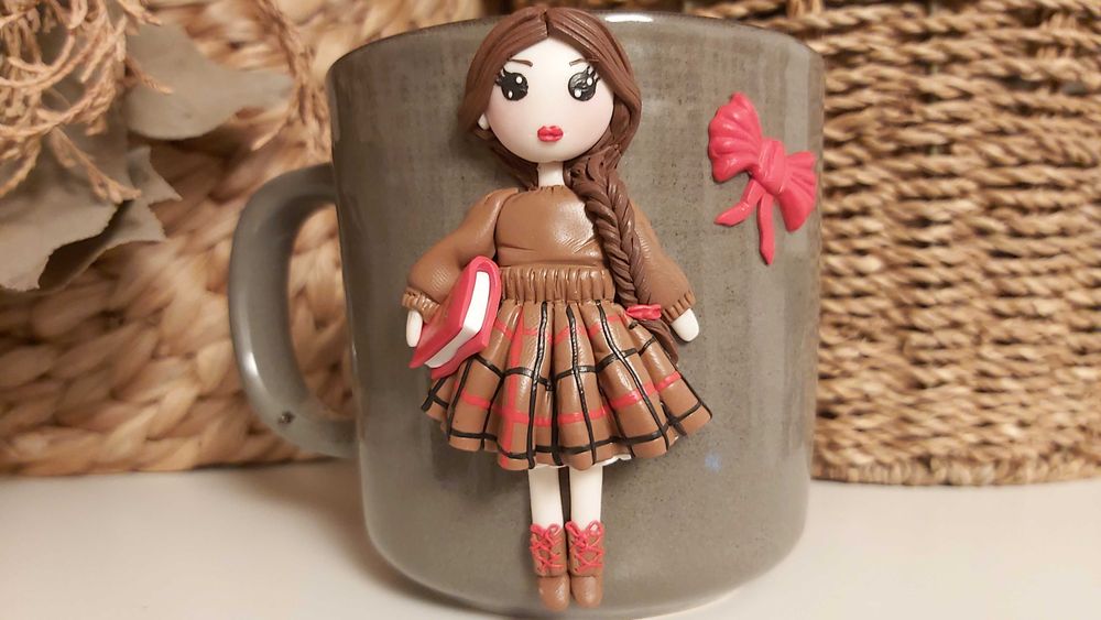 Cadou martisor pentru fetite, sotie/iubita cana papusa handmade