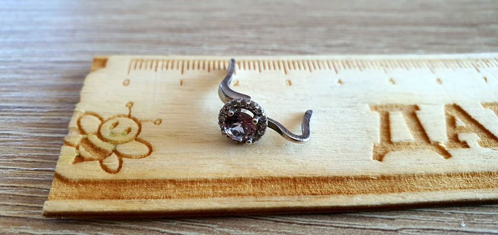 Сребърна обеца само една