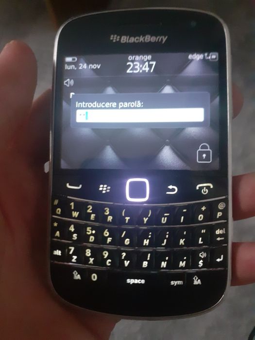 Telefon blackberry 9900-ca nou
