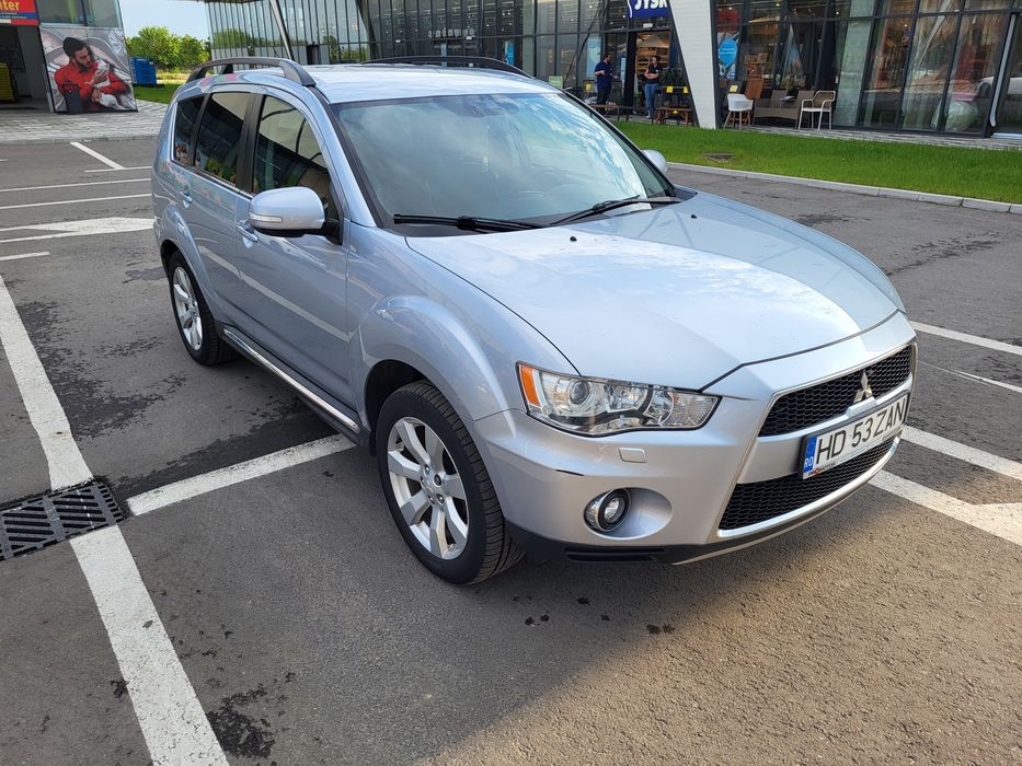 Mitsubishi Outlander 2.2 DI-D 177 CP | 4x4 | 7 Locuri | Manual | Xenon