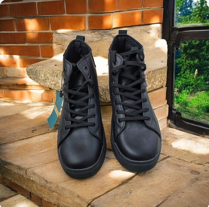 Продаются новые демисезонные ботинки