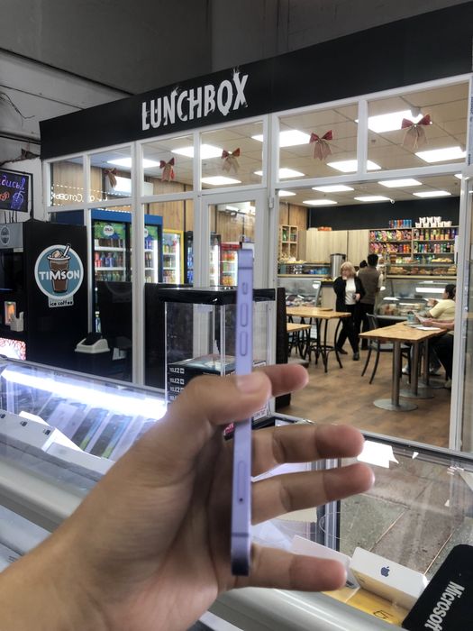 Айфон 12 в хорошем состоянии