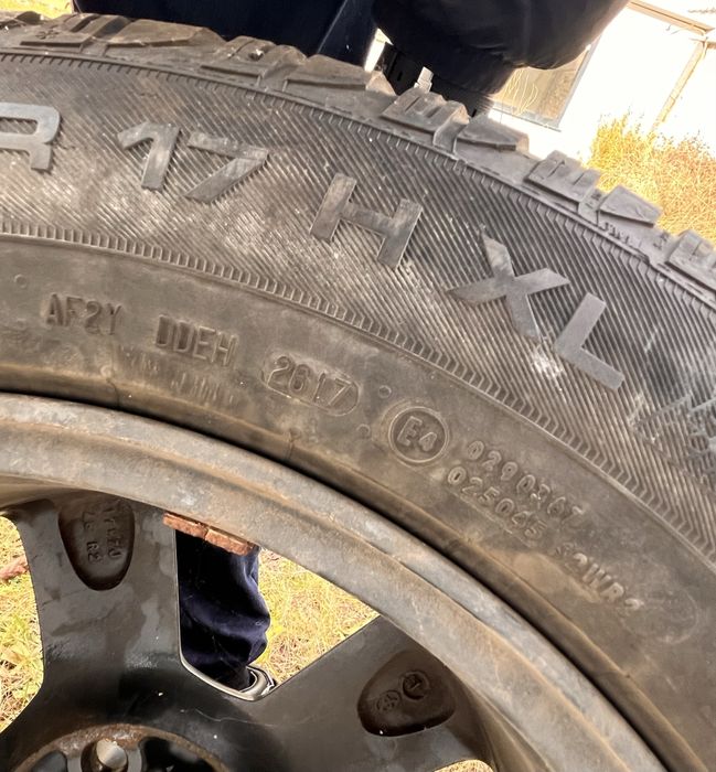 Джанти 17х7J, 45, 5x114 със зимни гуми 4 бр. UNIROYAL - RAV4