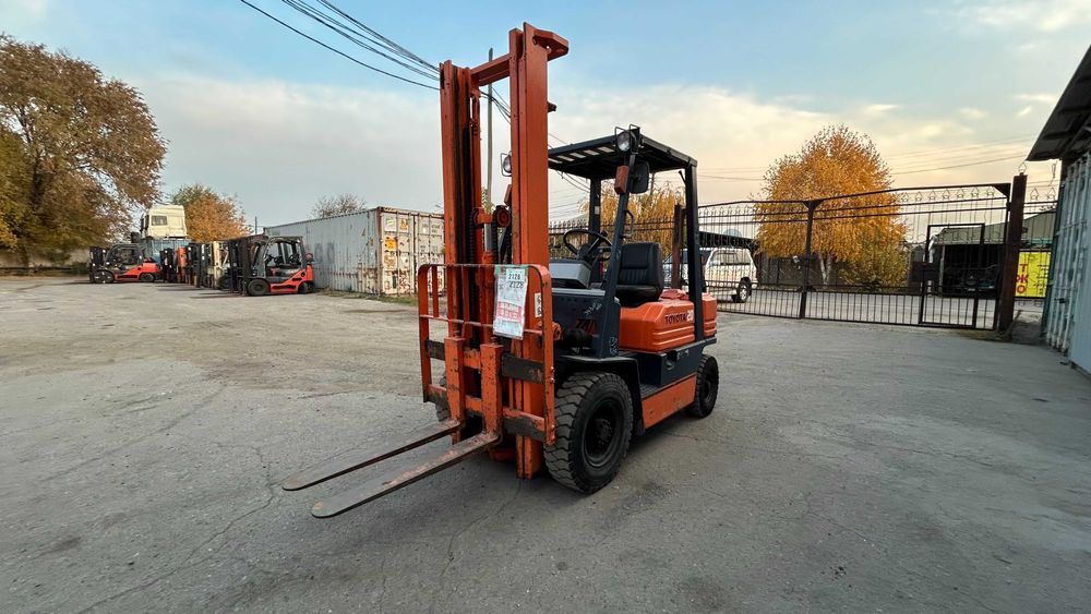 Продам Вилочный погрузчик (кара)