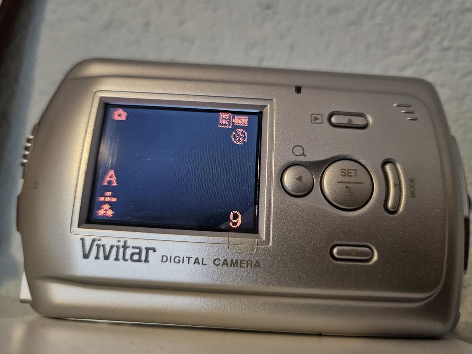 Дигитална ретро камера Vivitar