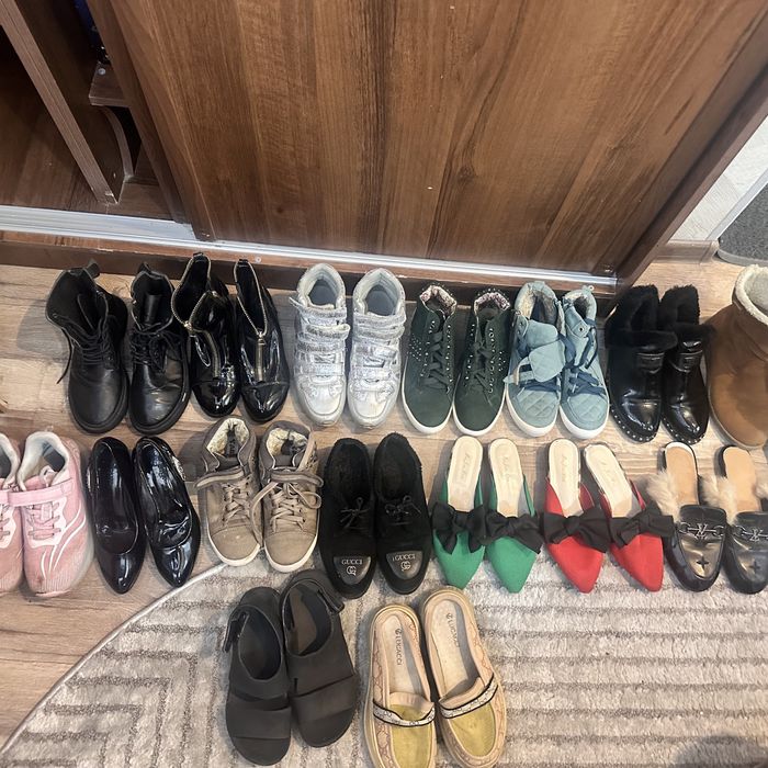 Срочно продаётся женская обувь