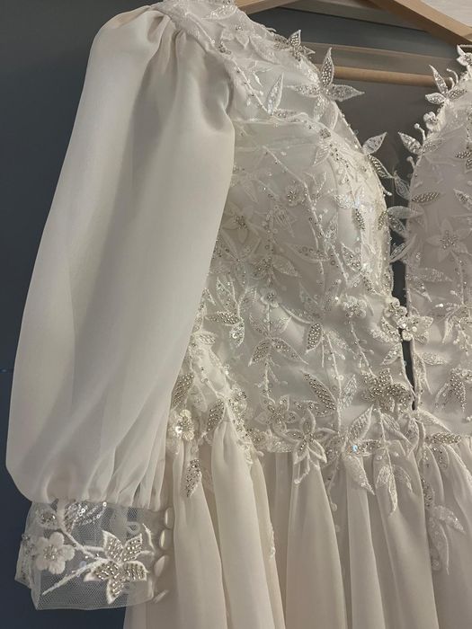 Vând rochie mireasa  cu snur și rochie de ocazie