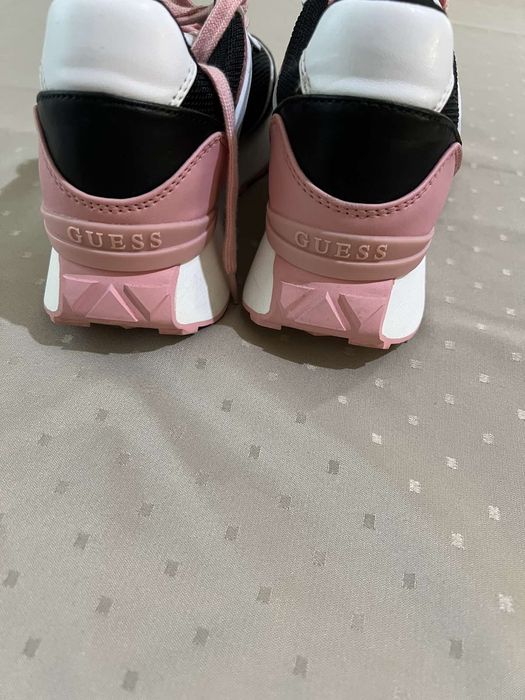 Дамски сникърси Guess