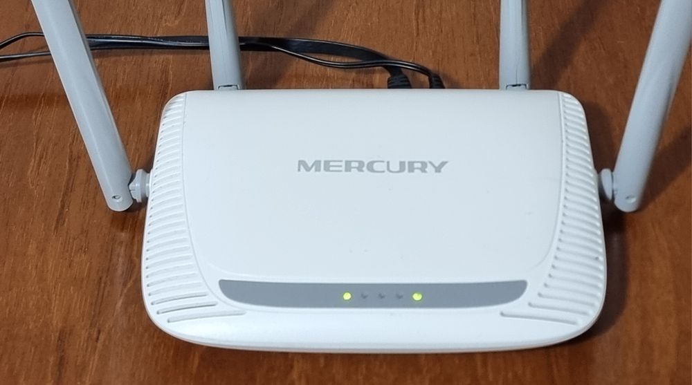 Wi-Fi роутер с 4 мощными антеннами 5dBi стабильный сигнал по всему дом