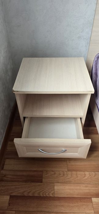 Спальный гарнитур (6 предметов). Торг