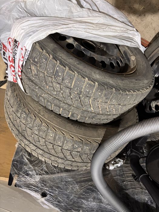 Продам шины от Greta