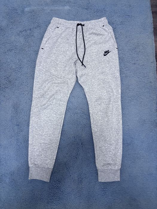 pantaloni Nike Tech