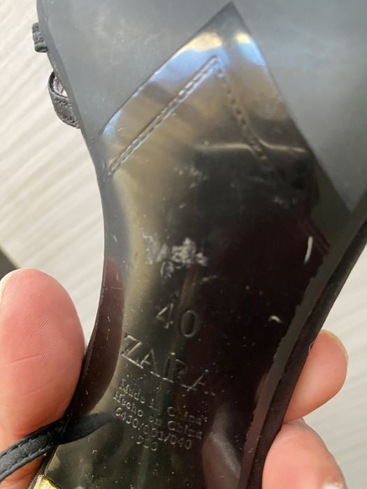 Sandale Zara purtate 1 data fff deosebite din saten si toc auriu din m